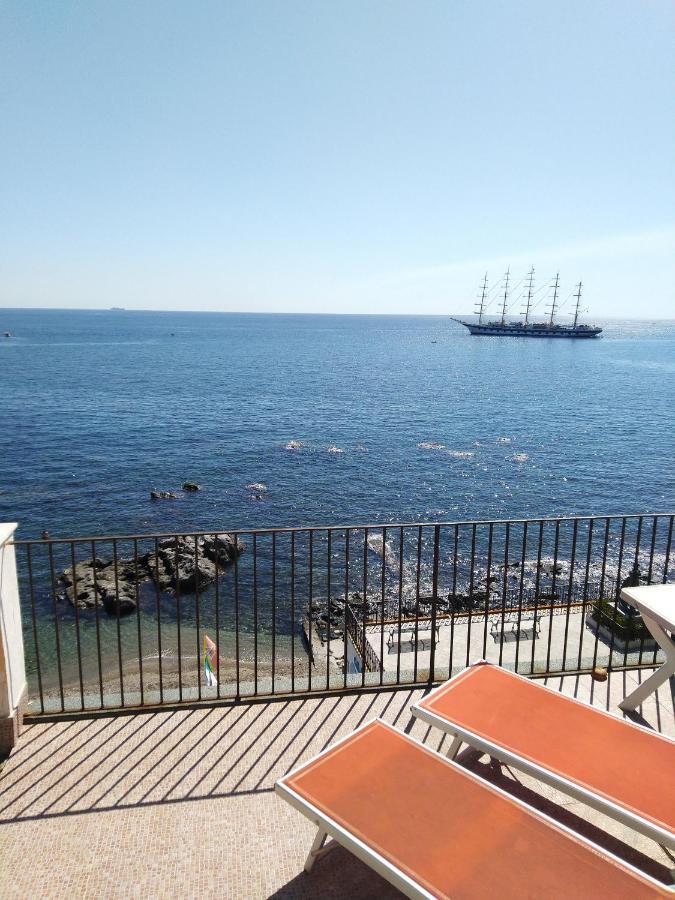Con Terrazzo Sul Mare Teocle Giardini-Naxos